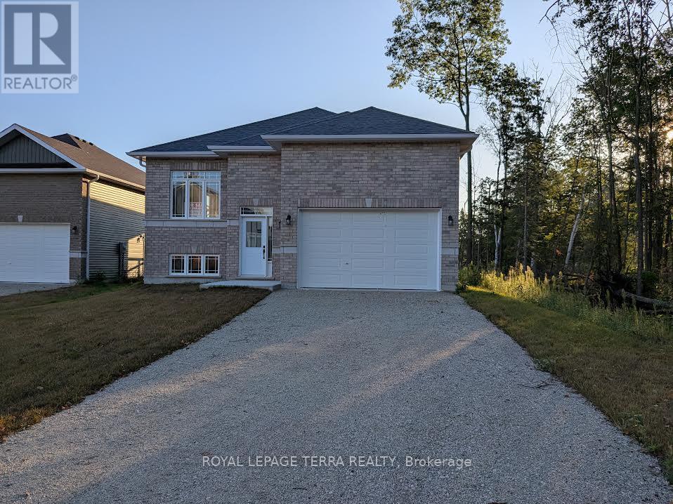 Photo 1 of 6 Joanne Crescent S, Wasaga Beach ON