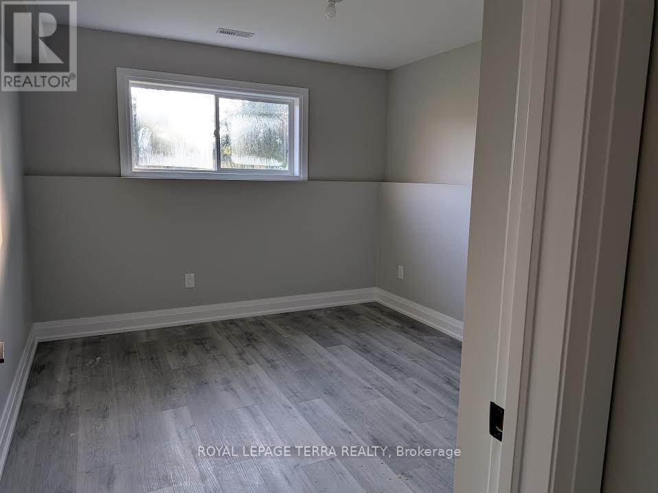 Photo 17 of 6 Joanne Crescent S, Wasaga Beach ON