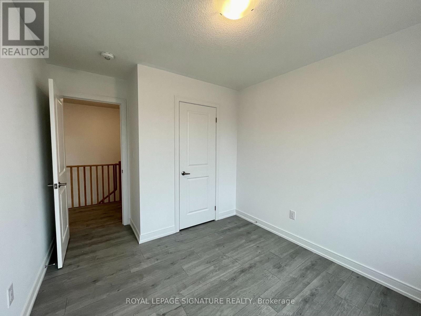 Photo 11 of 3 129 Appletree Lane, Barrie ON