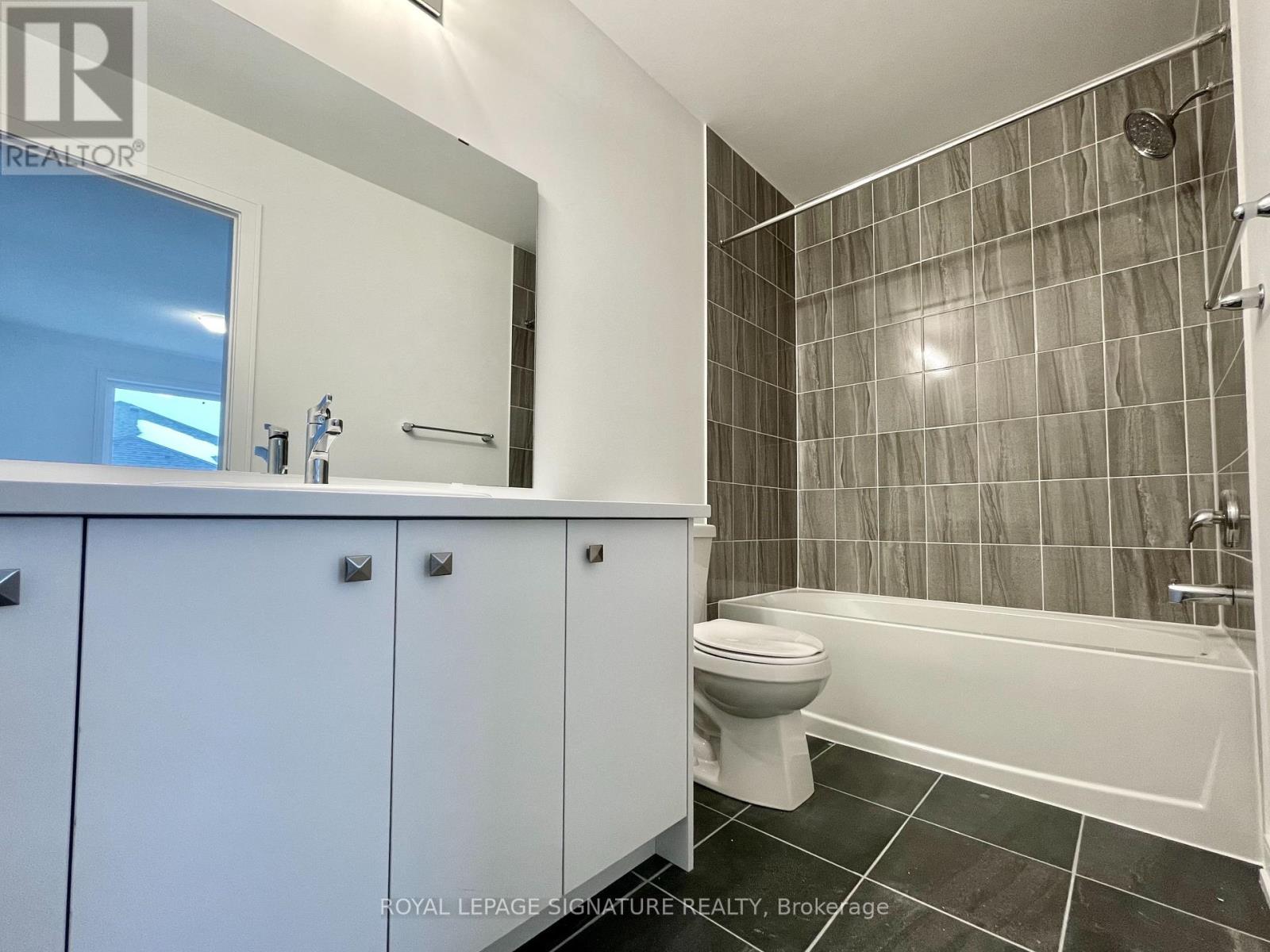 Photo 24 of 3 129 Appletree Lane, Barrie ON