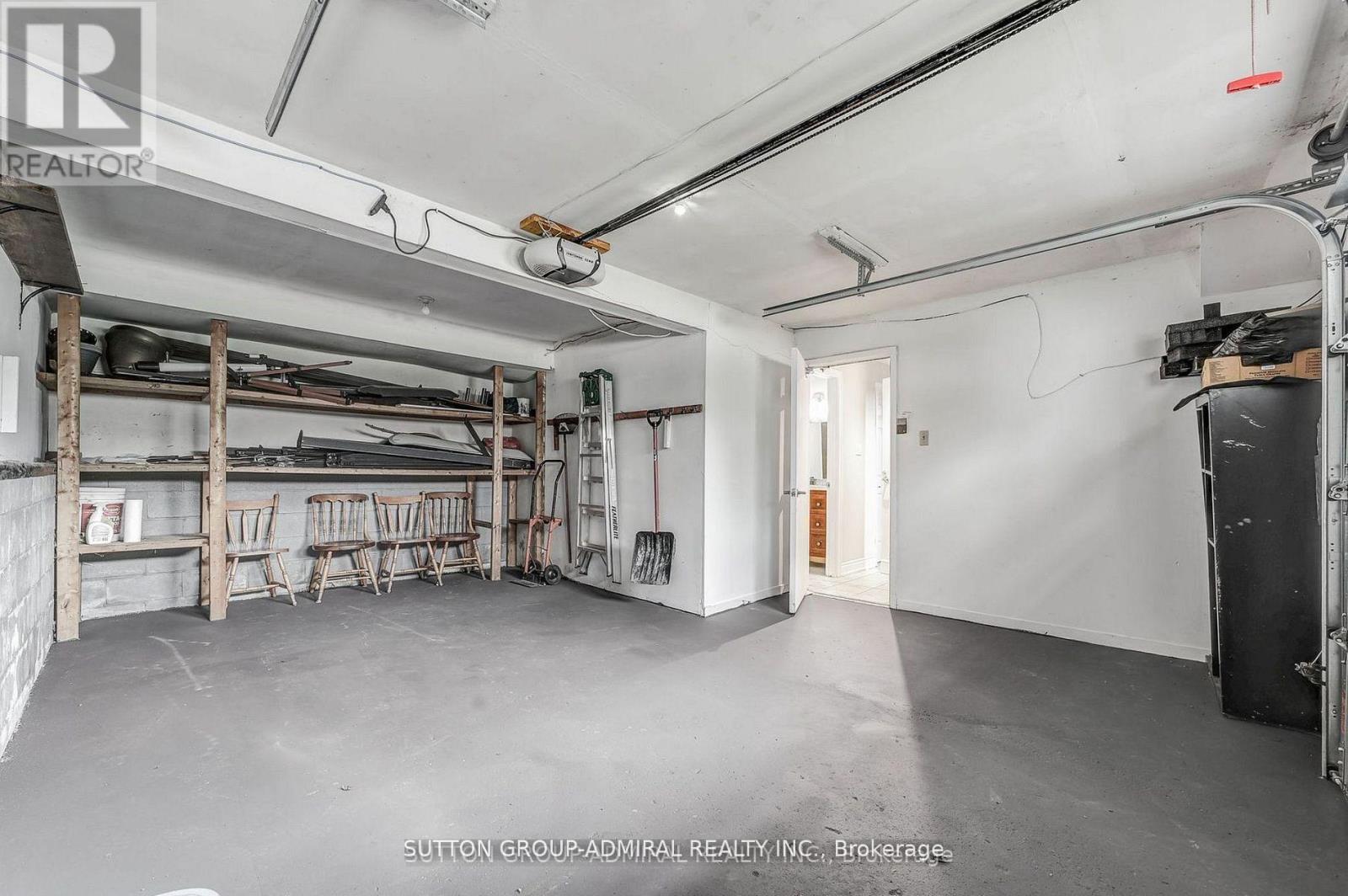 Photo 6 of 14 Chippawa Main Court, Barrie ON