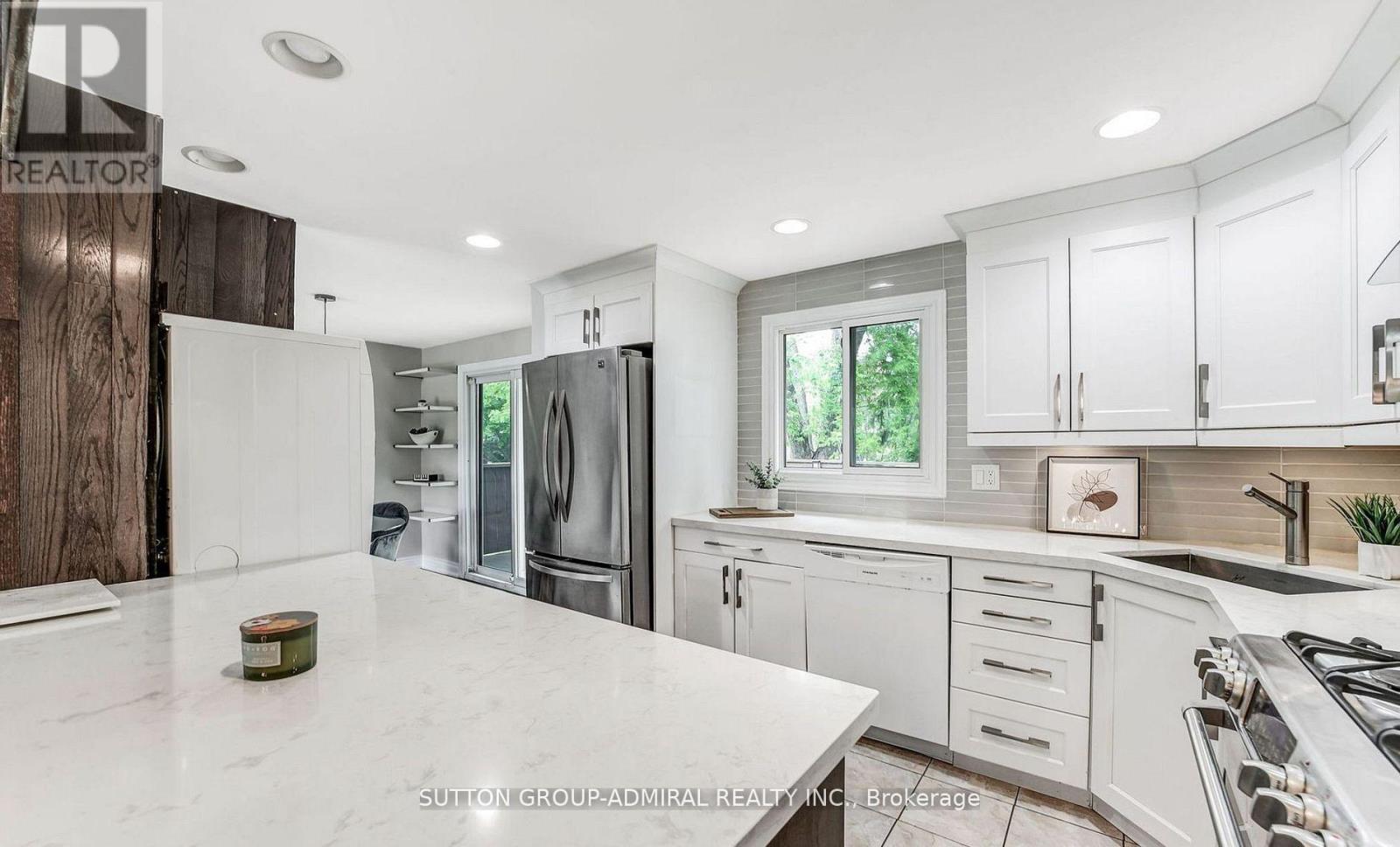 Photo 9 of 14 Chippawa Main Court, Barrie ON