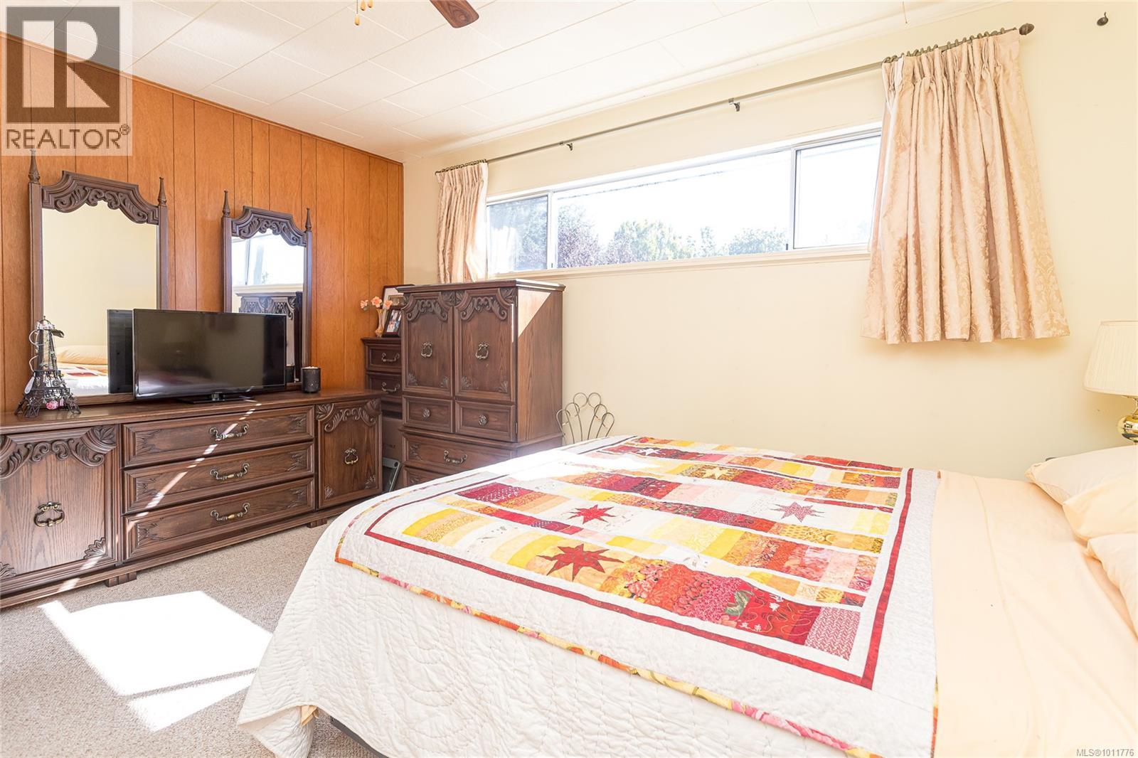 9992 Daniel St, Chemainus
