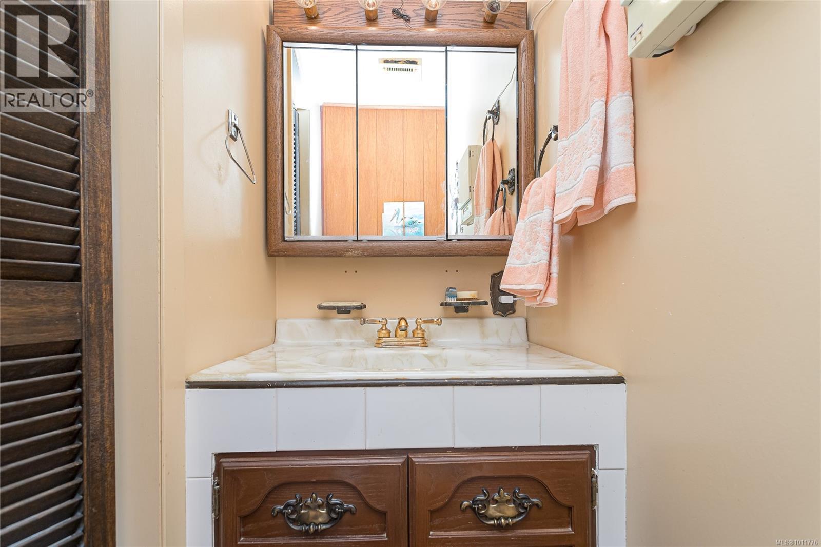 9992 Daniel St, Chemainus