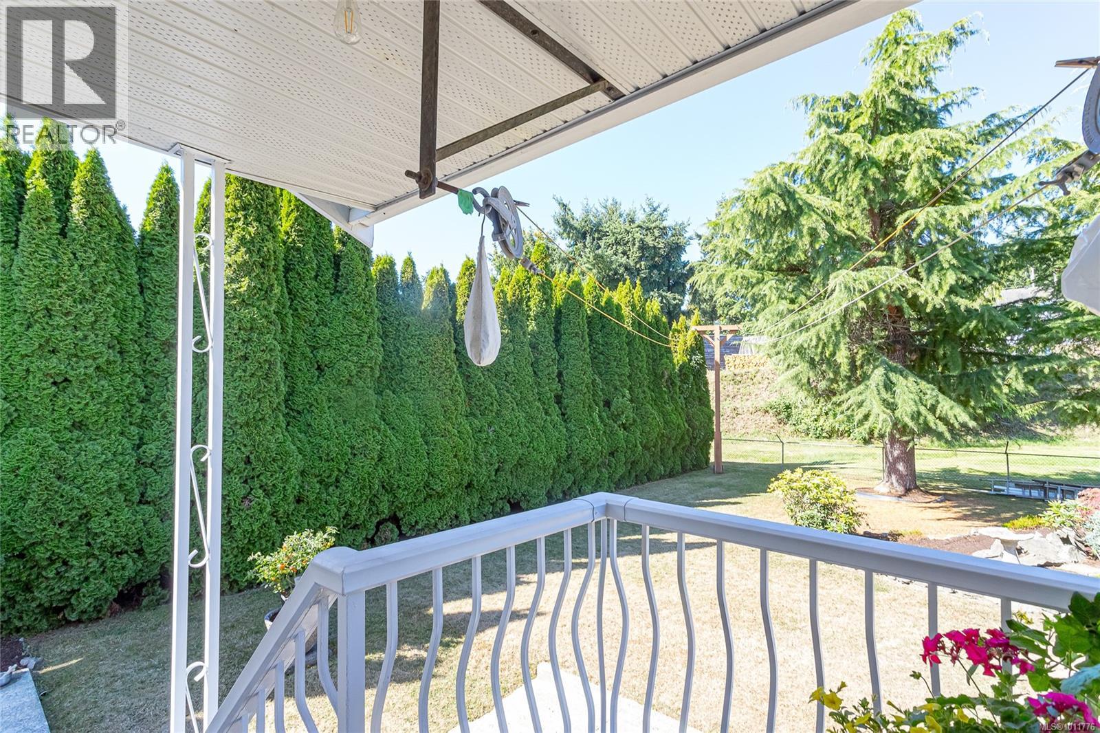 9992 Daniel St, Chemainus