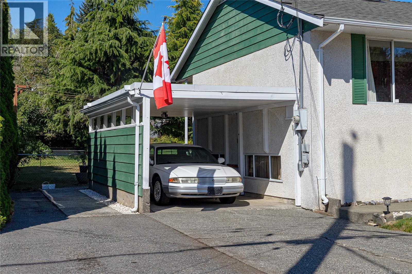 9992 Daniel St, Chemainus