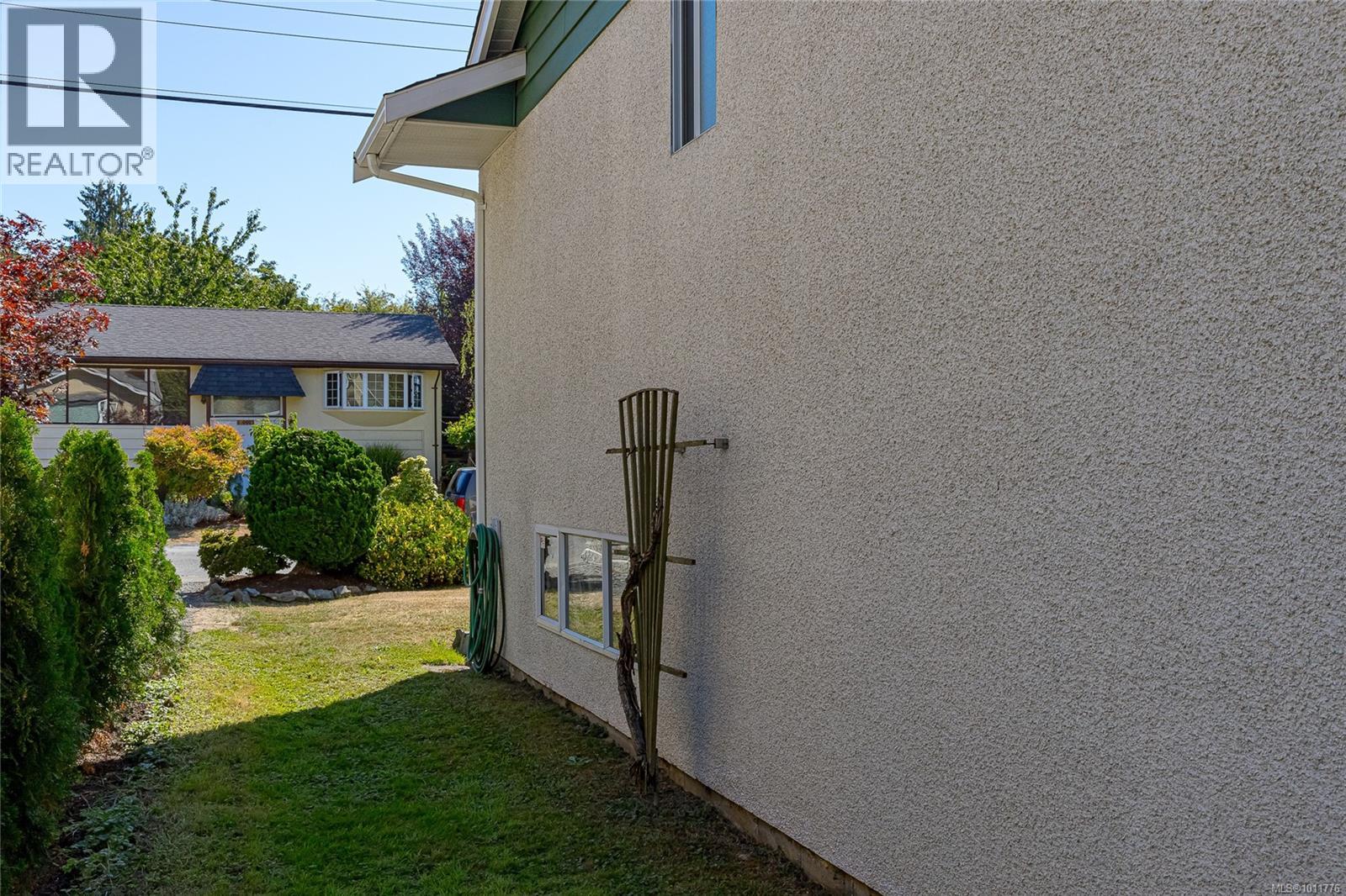 9992 Daniel St, Chemainus