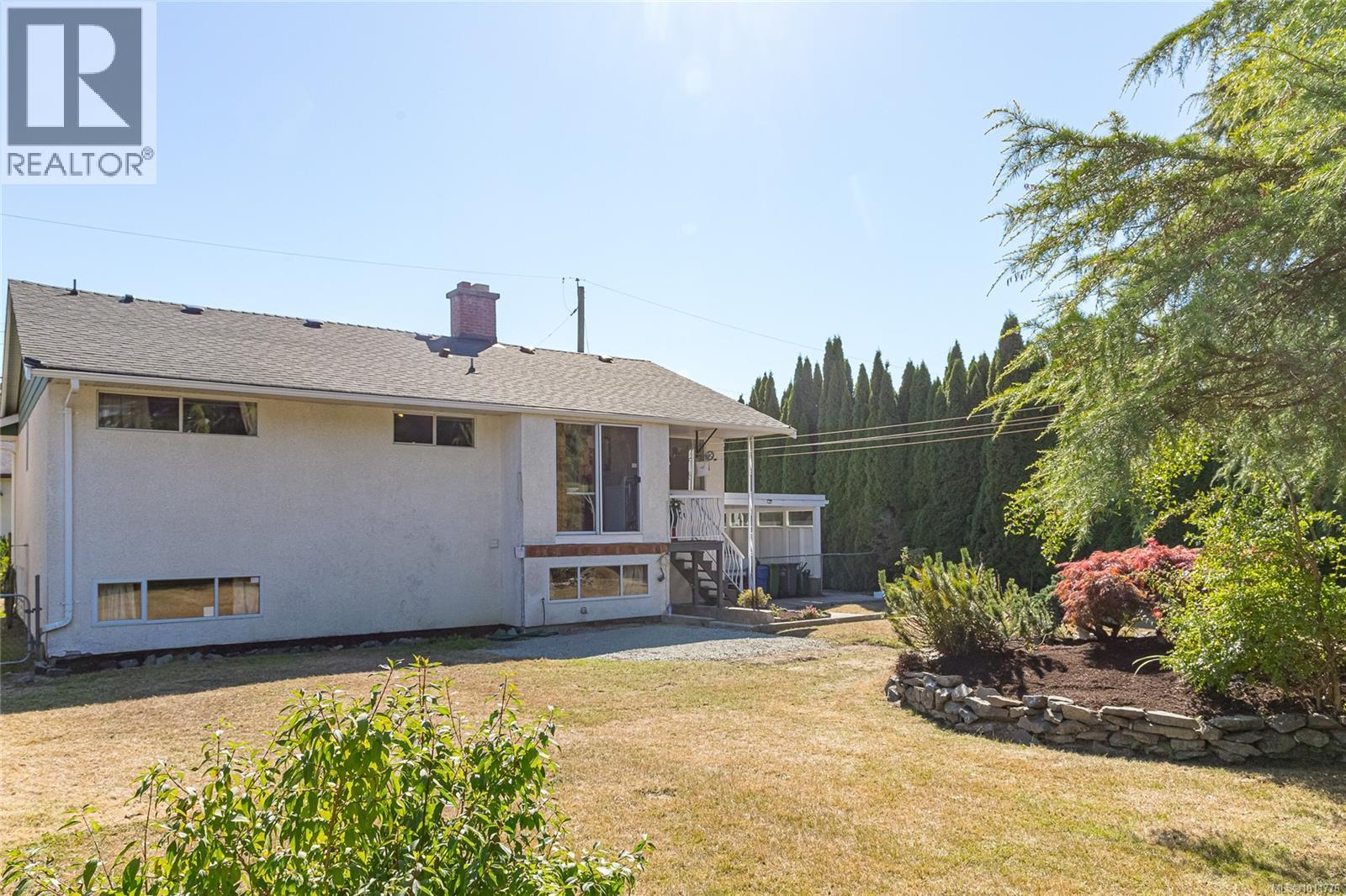 9992 Daniel St, Chemainus