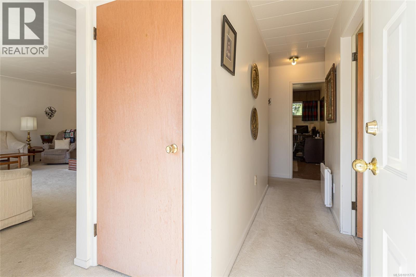 9992 Daniel St, Chemainus