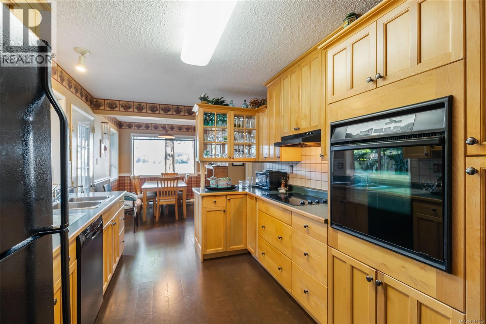 Photo 25 of 1419 Madrona Dr, Nanoose Bay BC