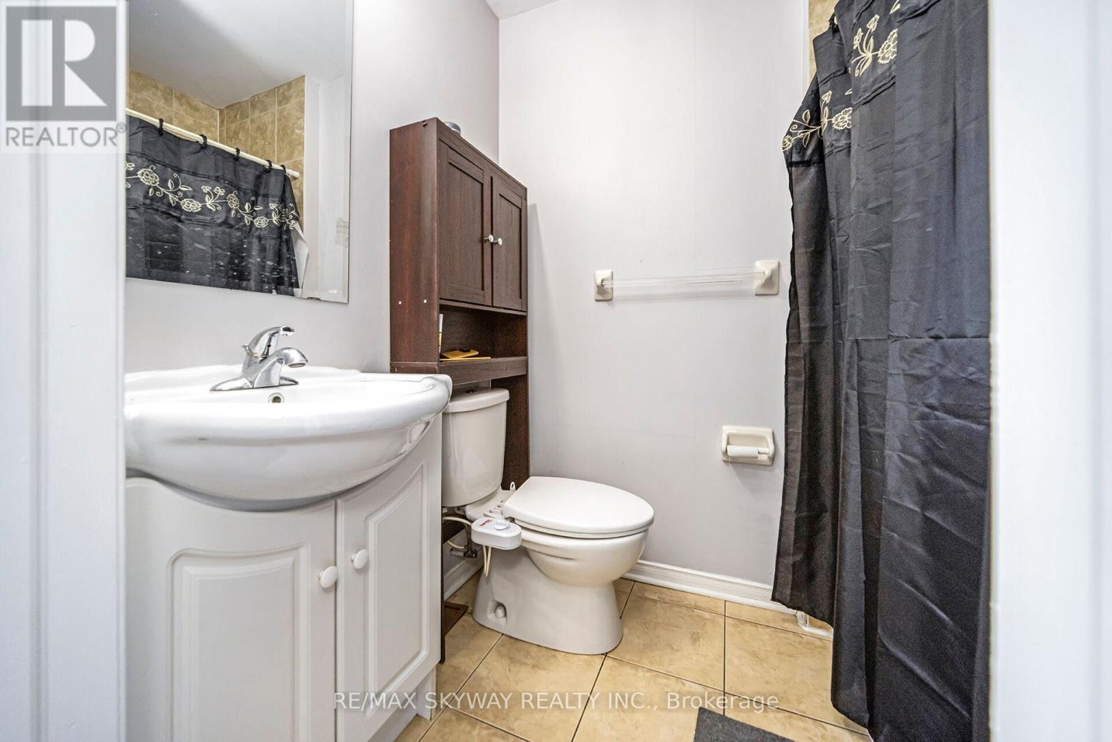 Photo 22 of 13 Ozner Court, Brampton ON