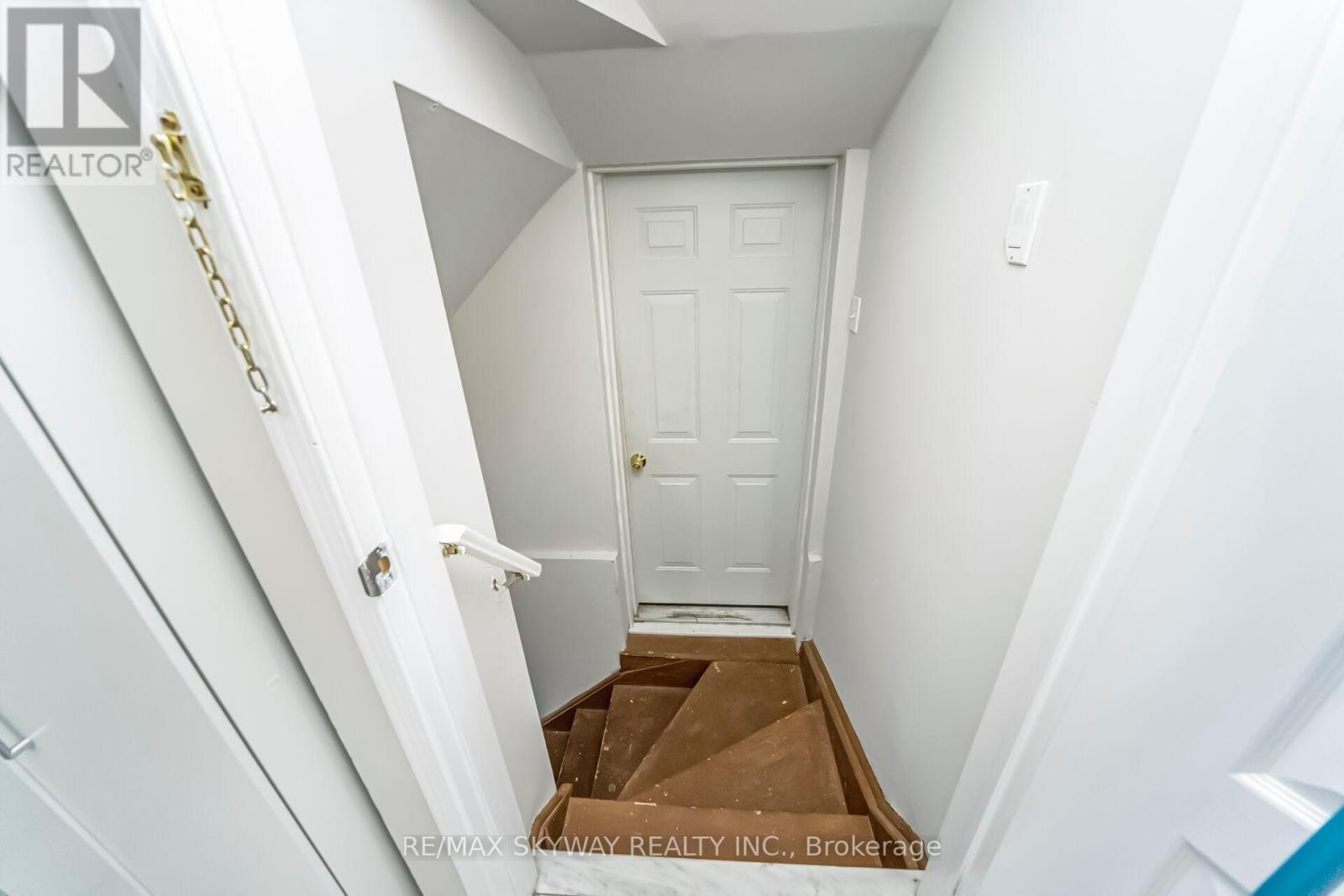 Photo 28 of 13 Ozner Court, Brampton ON