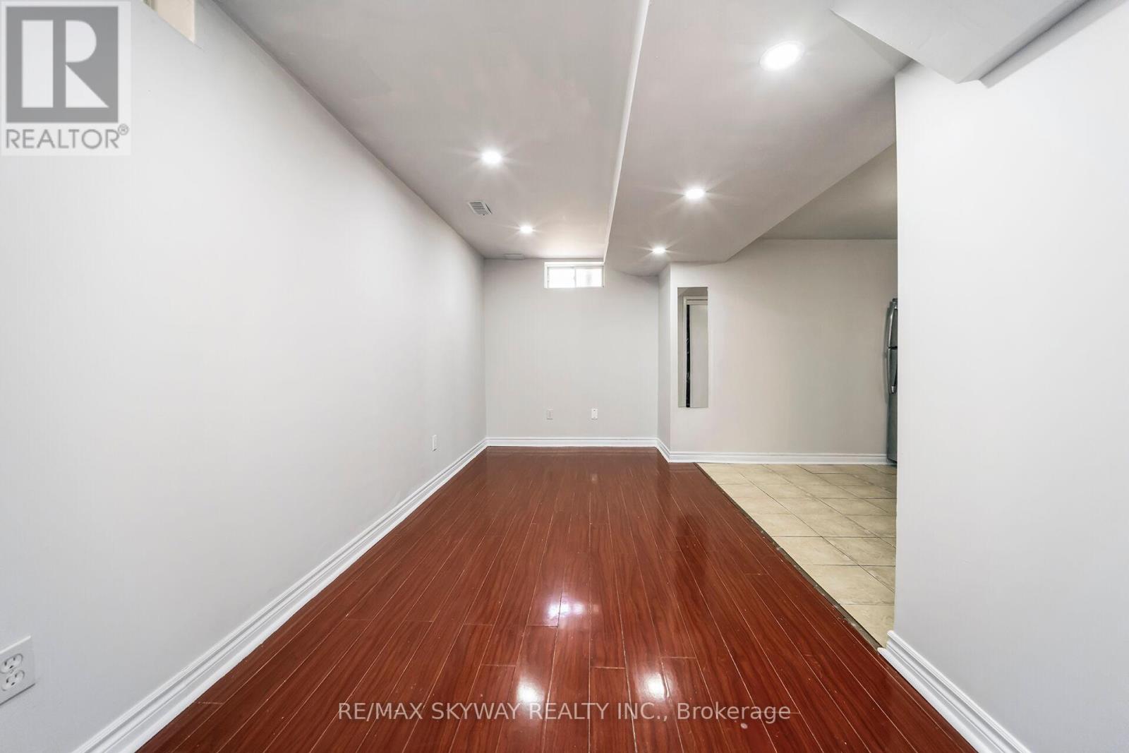 Photo 30 of 13 Ozner Court, Brampton ON