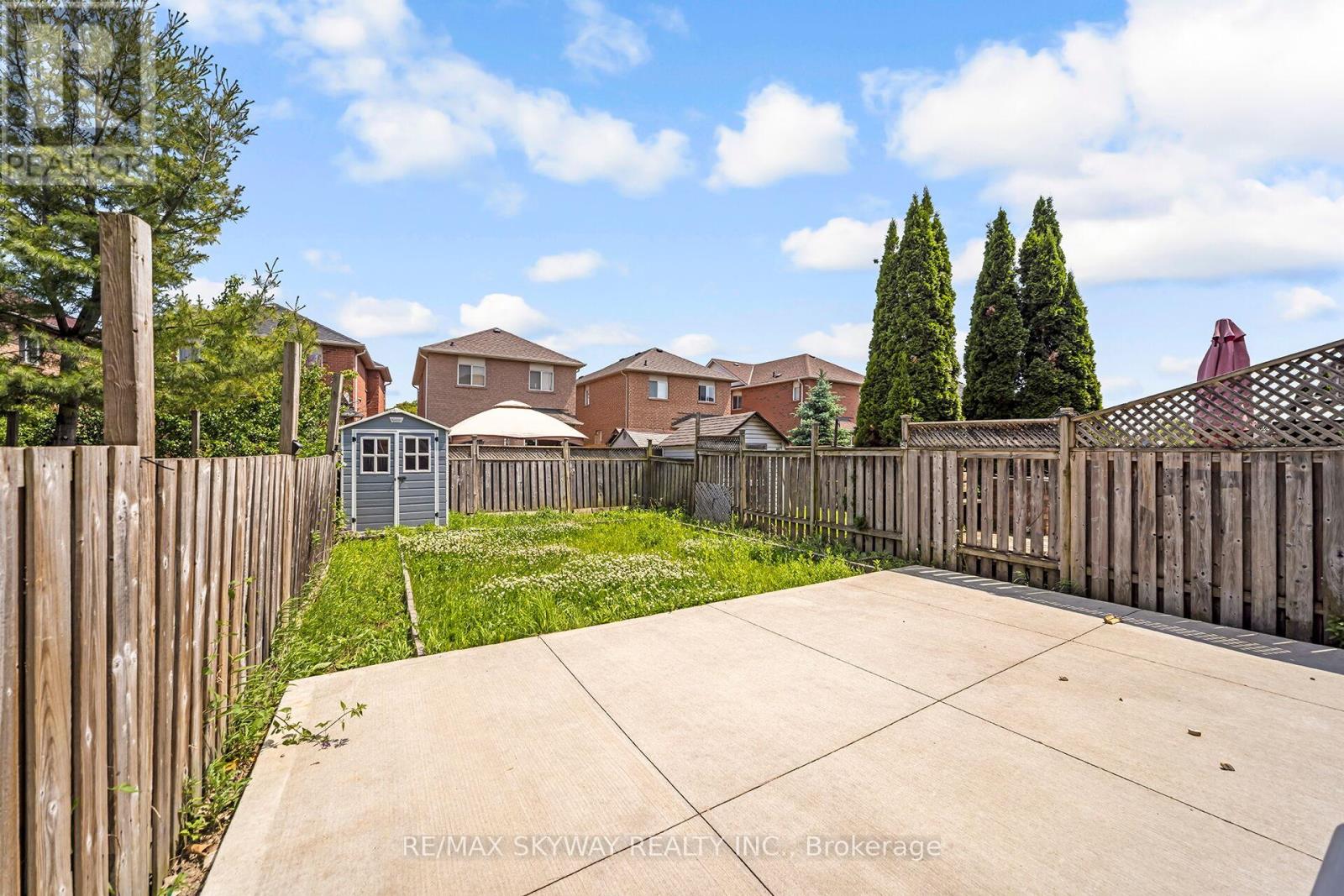 Photo 36 of 13 Ozner Court, Brampton ON