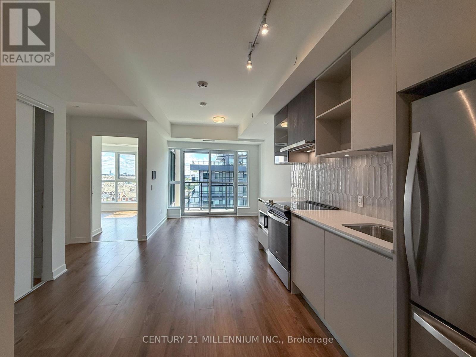 Photo 3 of 810 405 Dundas Street W, Oakville ON