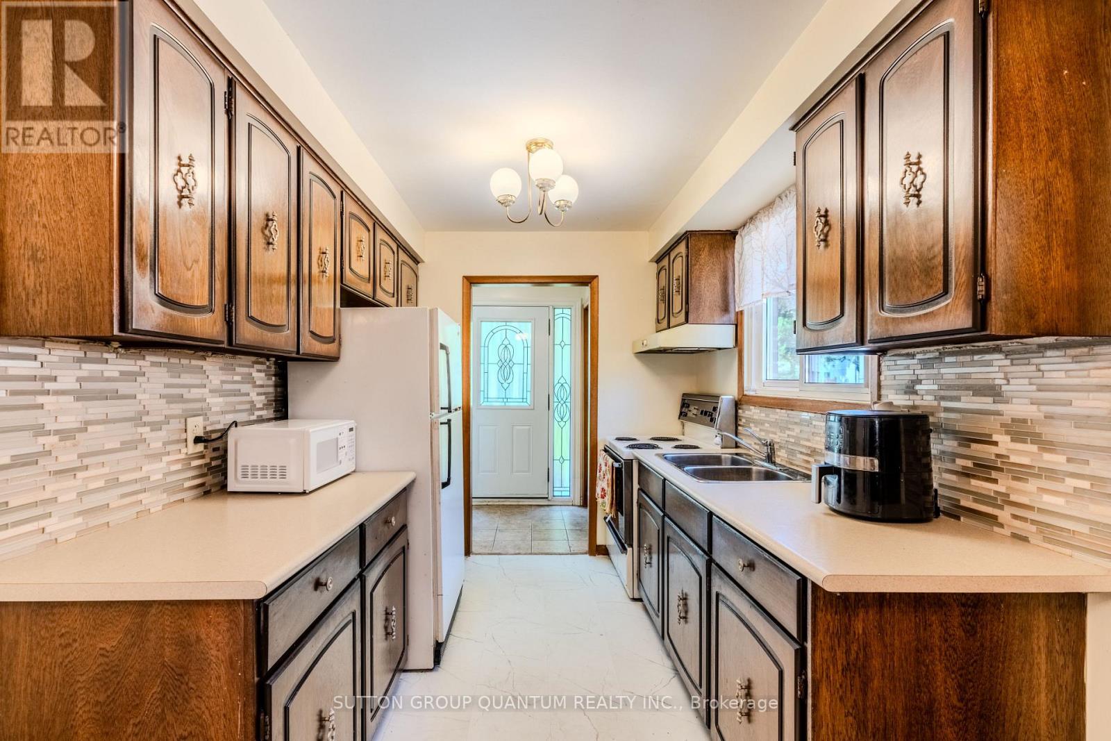 Photo 21 of 1798 Medallion Court, Mississauga ON