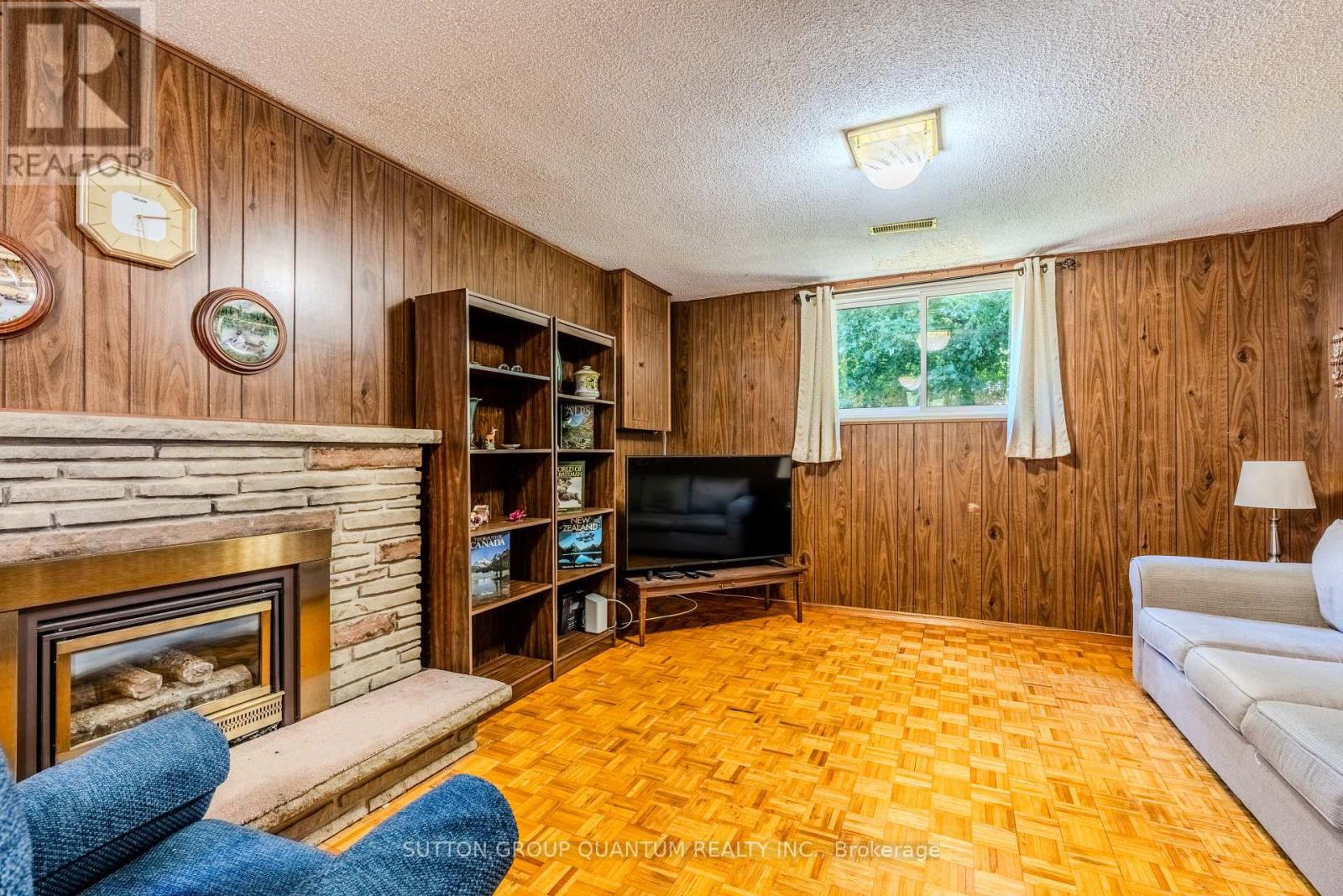 Photo 24 of 1798 Medallion Court, Mississauga ON
