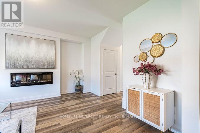 Photo 13 of 11 Holder Drive, Brantford ON