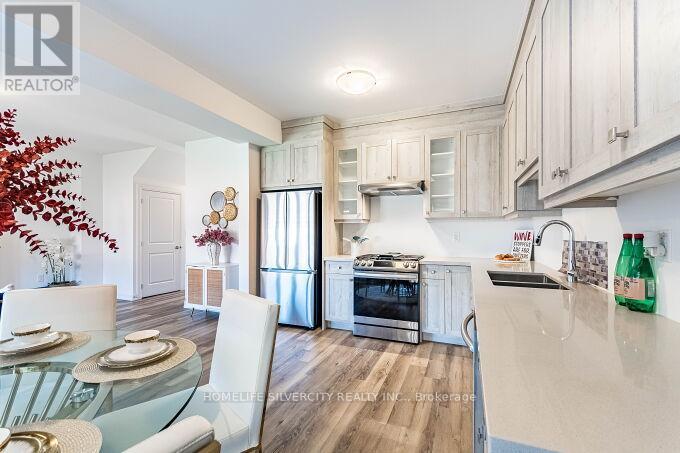 Photo 24 of 11 Holder Drive, Brantford ON