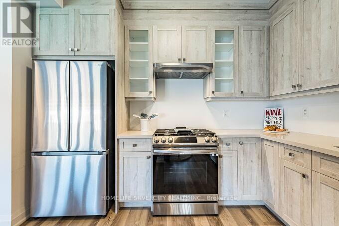 Photo 16 of 11 Holder Drive, Brantford ON