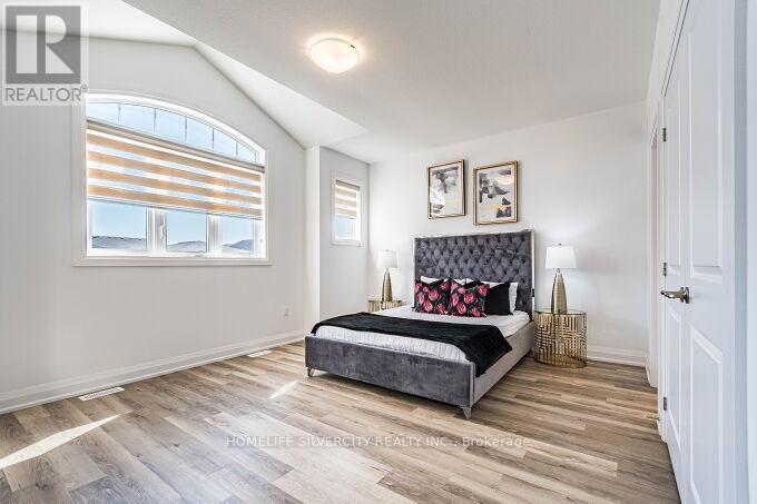 Photo 44 of 11 Holder Drive, Brantford ON