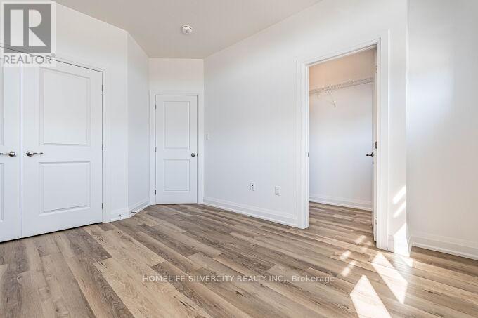 Photo 9 of 11 Holder Drive, Brantford ON