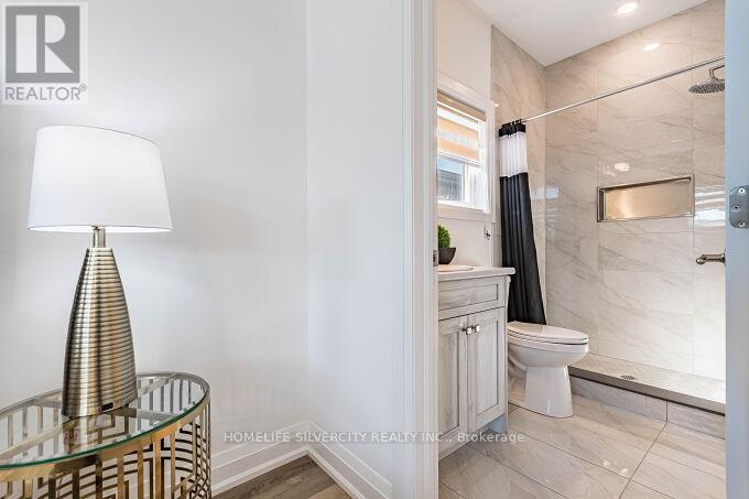 Photo 41 of 11 Holder Drive, Brantford ON