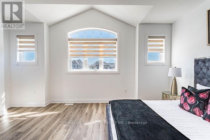Photo 31 of 11 Holder Drive, Brantford ON