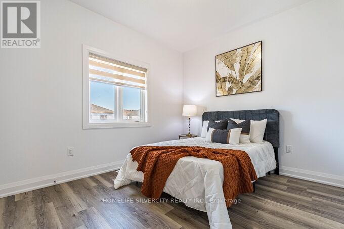 Photo 4 of 11 Holder Drive, Brantford ON