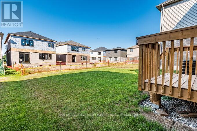 Photo 33 of 11 Holder Drive, Brantford ON