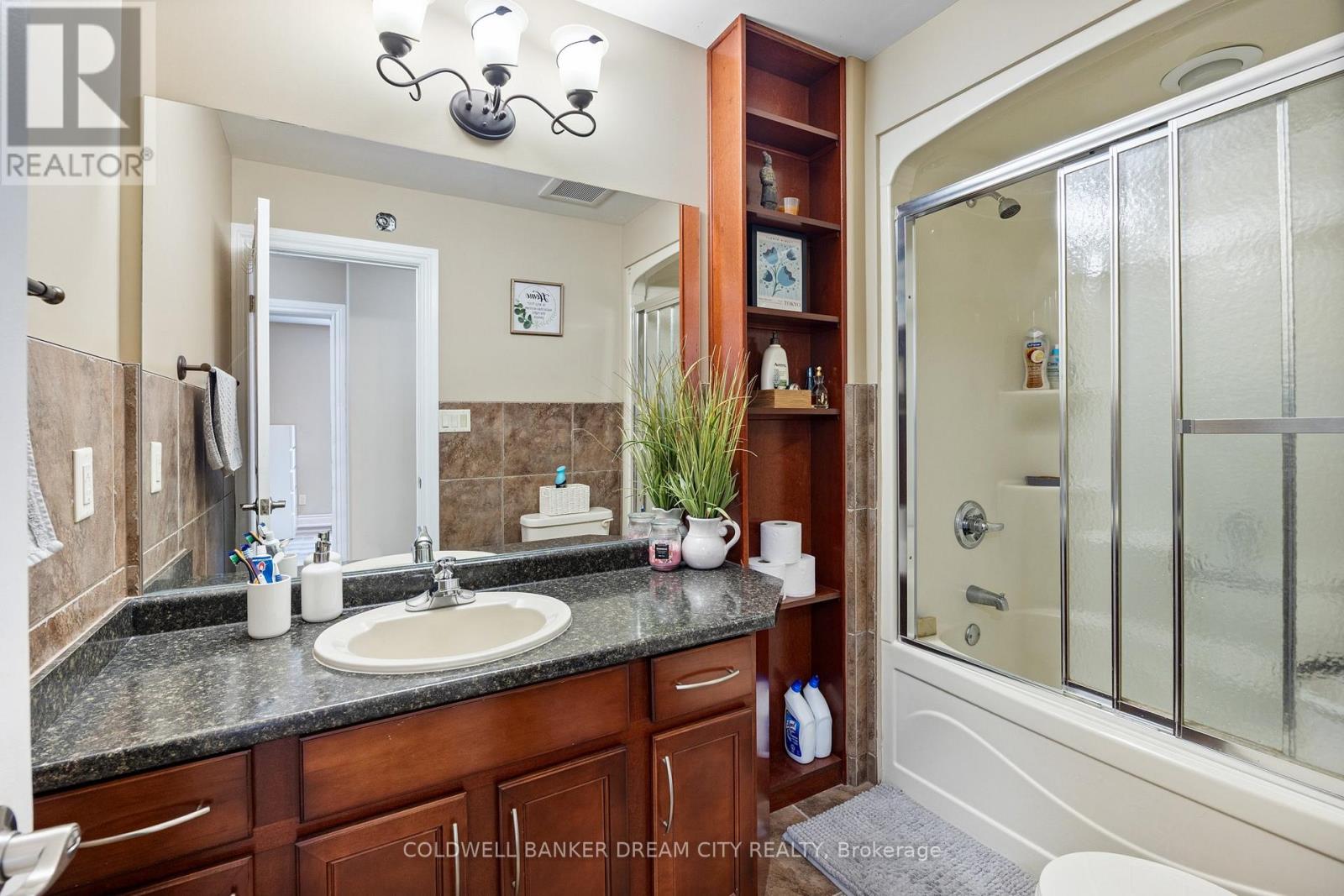 Photo 11 of 239 Branton Crescent, Windsor ON