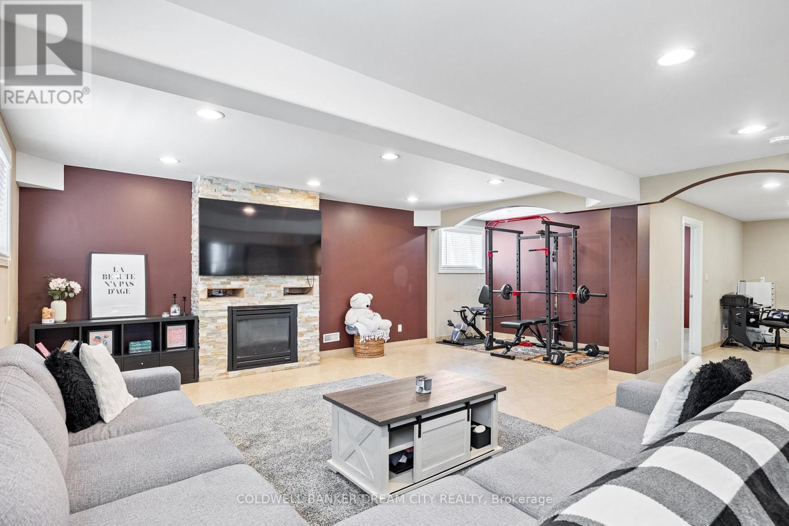 Photo 15 of 239 Branton Crescent, Windsor ON