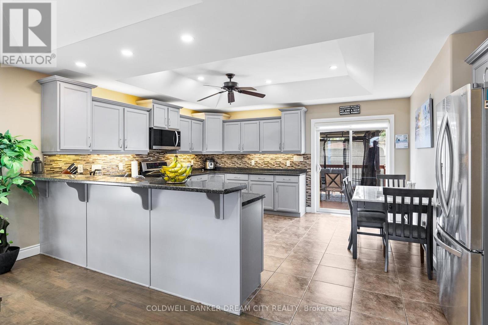 Photo 5 of 239 Branton Crescent, Windsor ON
