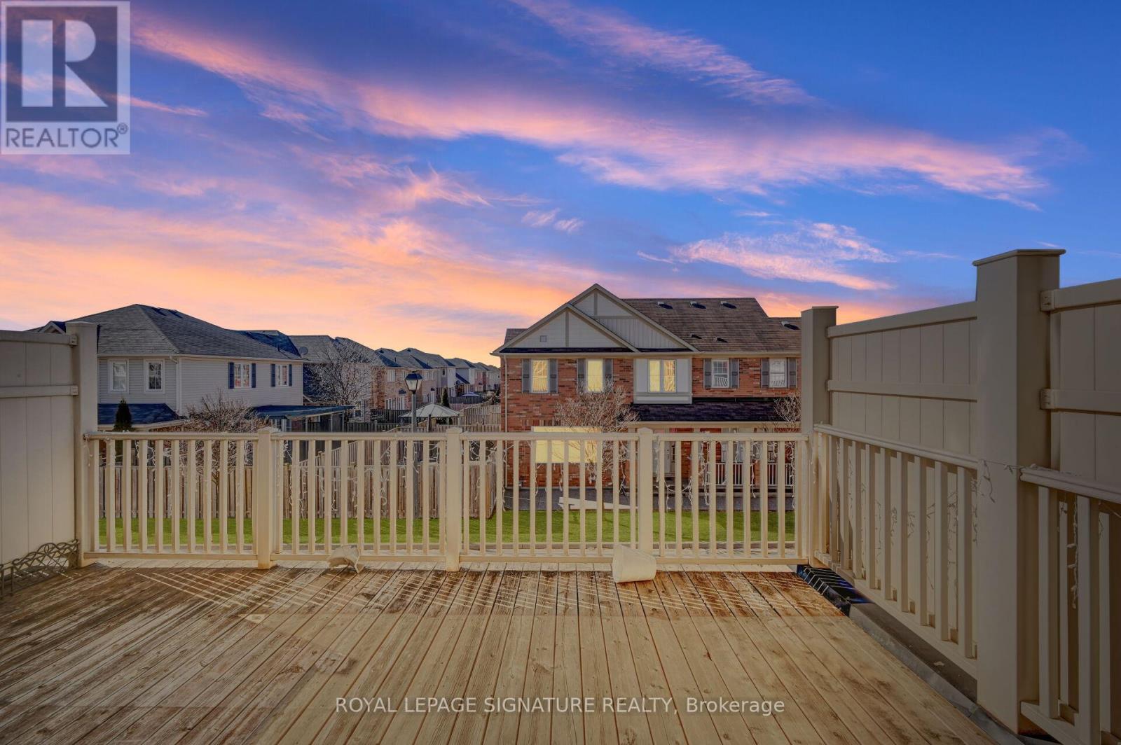 Photo 15 of 656 Scott Boulevard, Milton ON