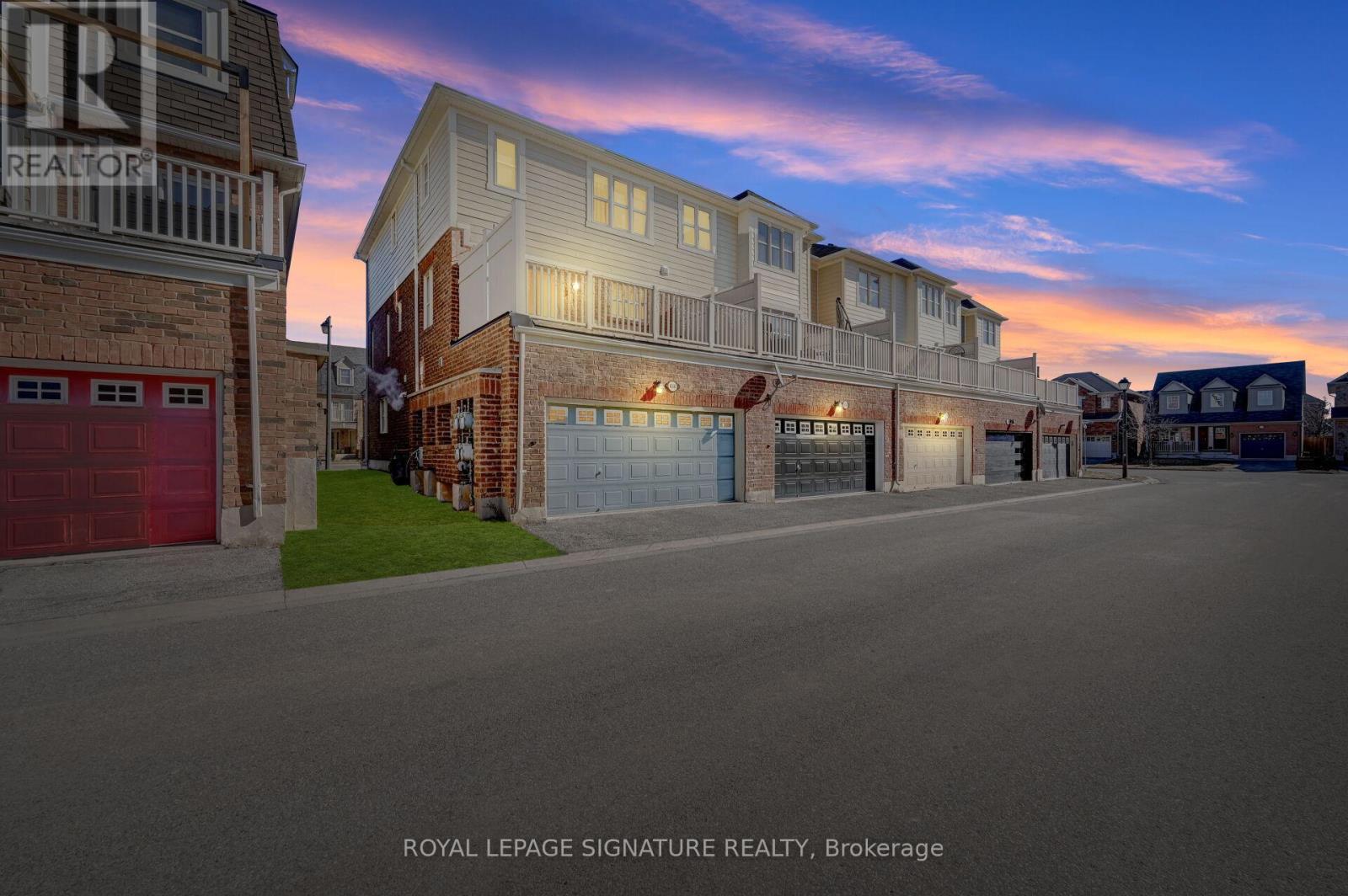 Photo 9 of 656 Scott Boulevard, Milton ON