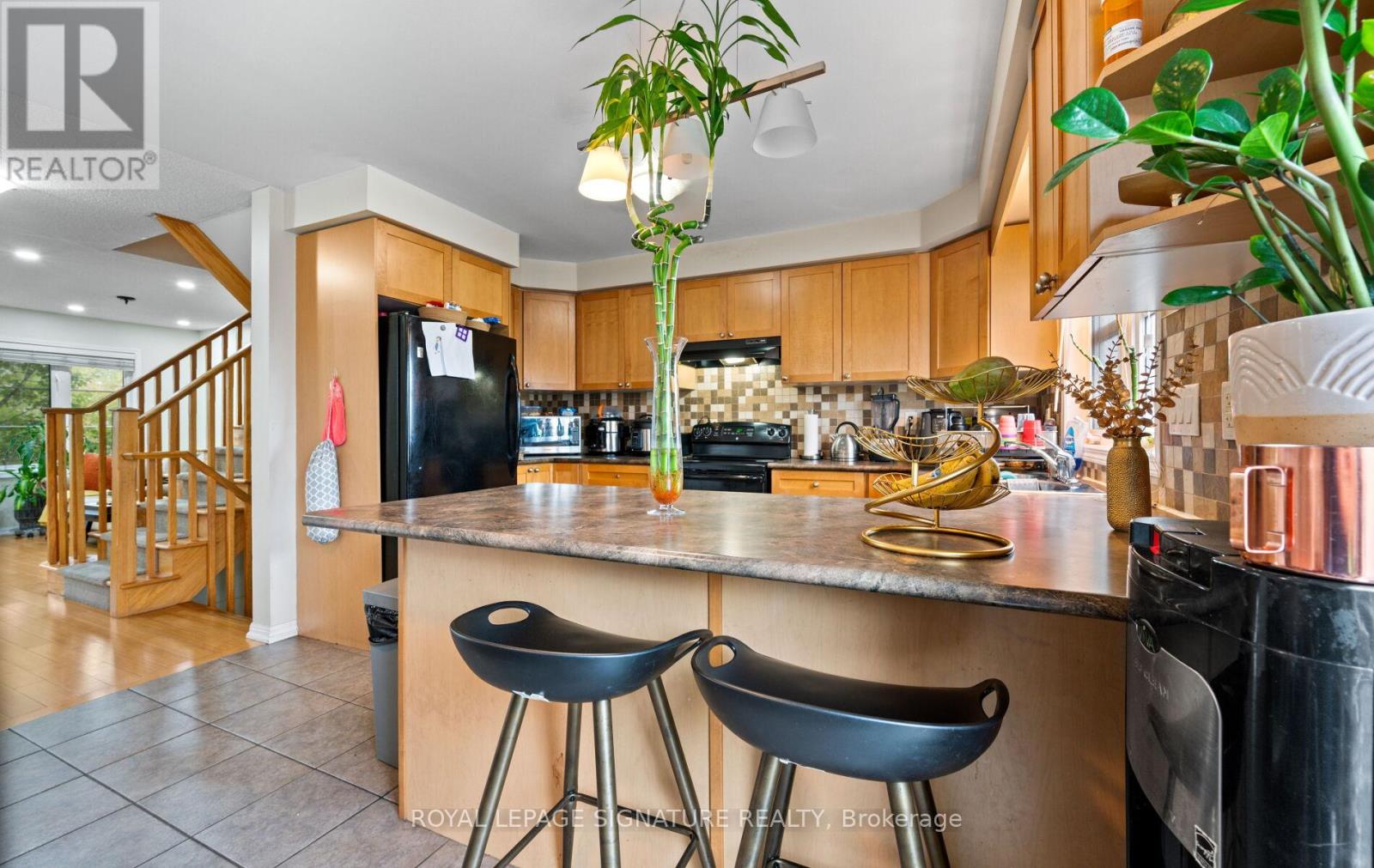 Photo 19 of 656 Scott Boulevard, Milton ON