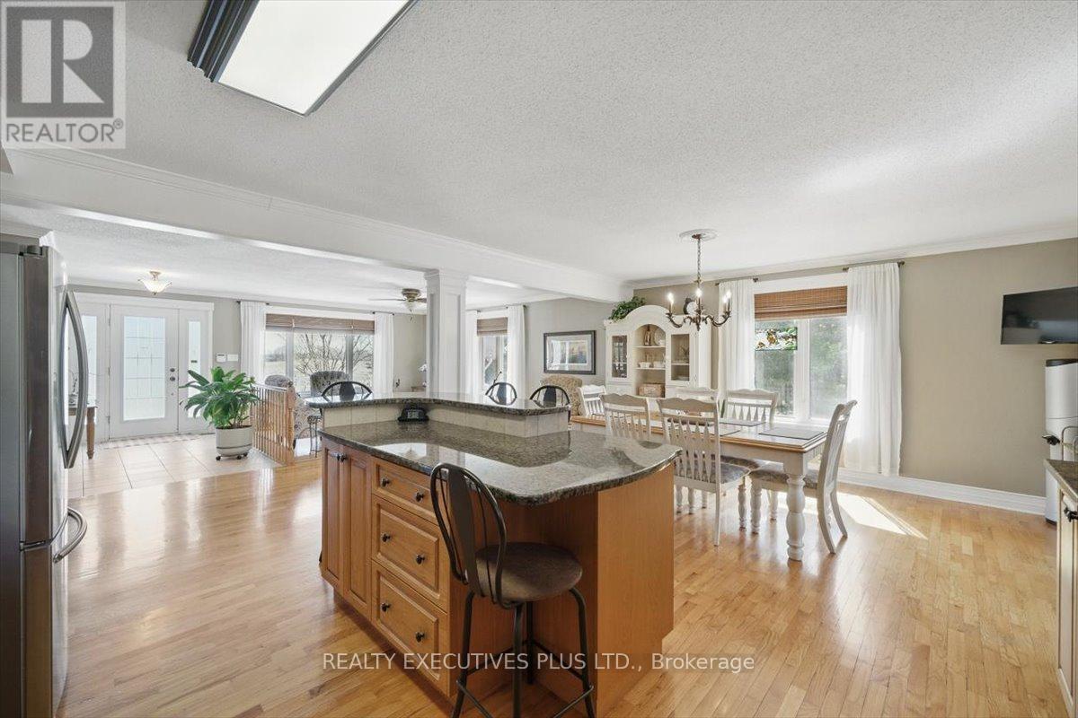Photo 38 of 2935 Baseline Road, Clarencerockland ON