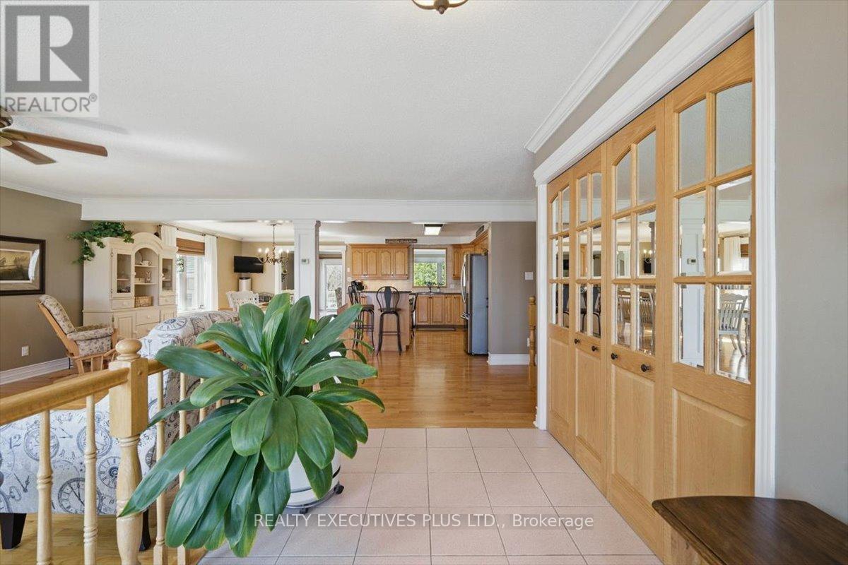Photo 12 of 2935 Baseline Road, Clarencerockland ON