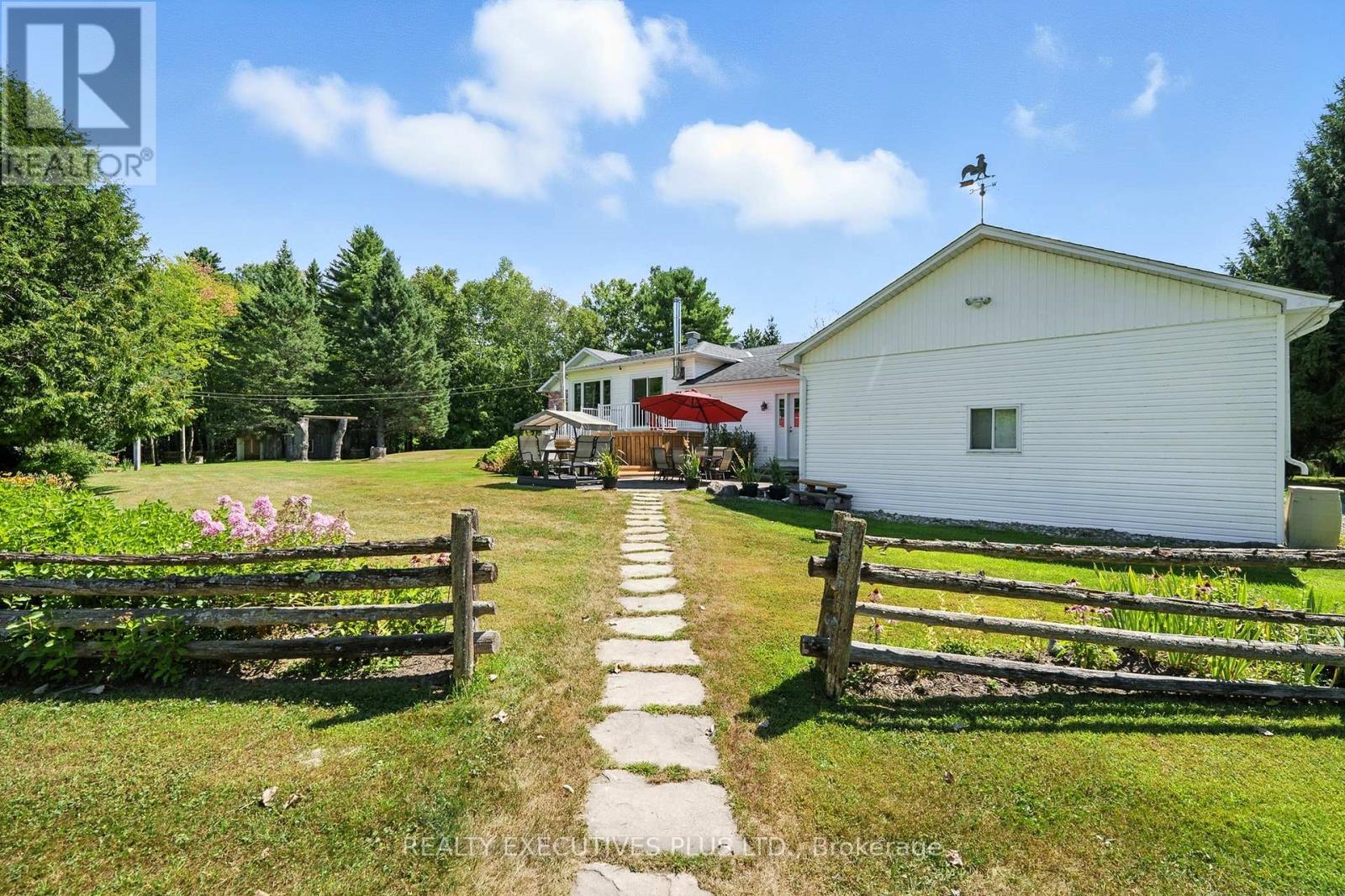 Photo 27 of 2935 Baseline Road, Clarencerockland ON