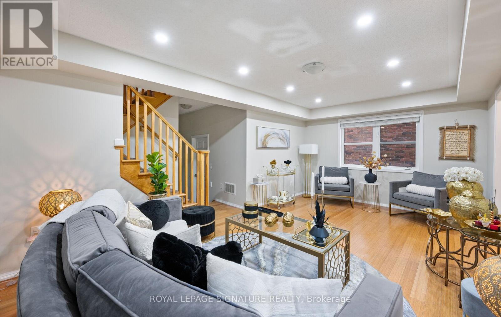 Photo 7 of 656 Scott Boulevard, Milton ON