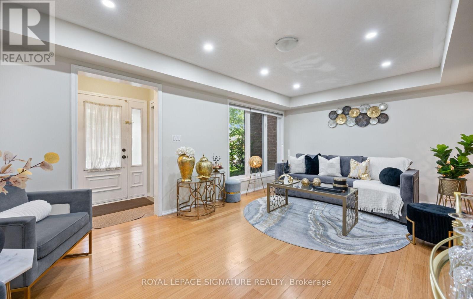 Photo 6 of 656 Scott Boulevard, Milton ON