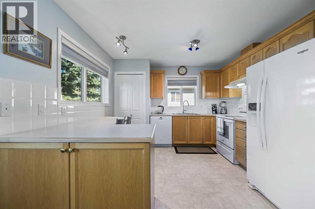 Single Family House for Sale in  Pinecliff Grove NE Pineridge Calgary 