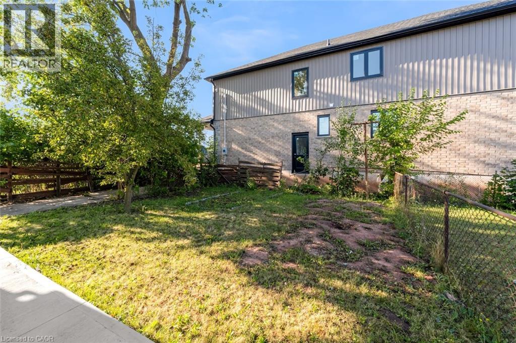 Photo 2 of 43 Norwich Road Unit 4, Stoney Creek ON