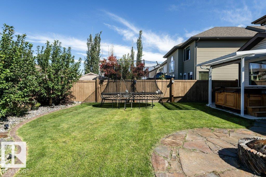 Photo 1 of 16820 57 St Nw, Edmonton AB