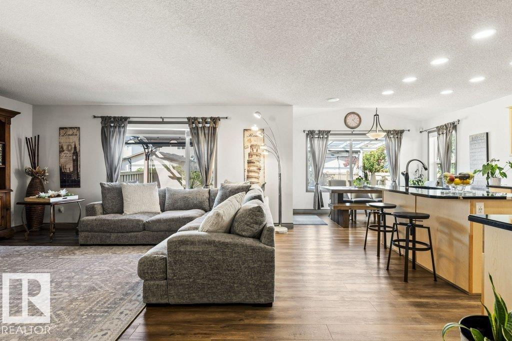 Photo 8 of 16820 57 St Nw, Edmonton AB