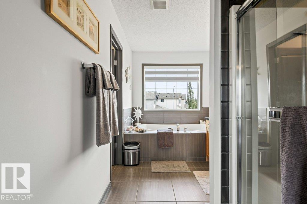 Photo 20 of 16820 57 St Nw, Edmonton AB