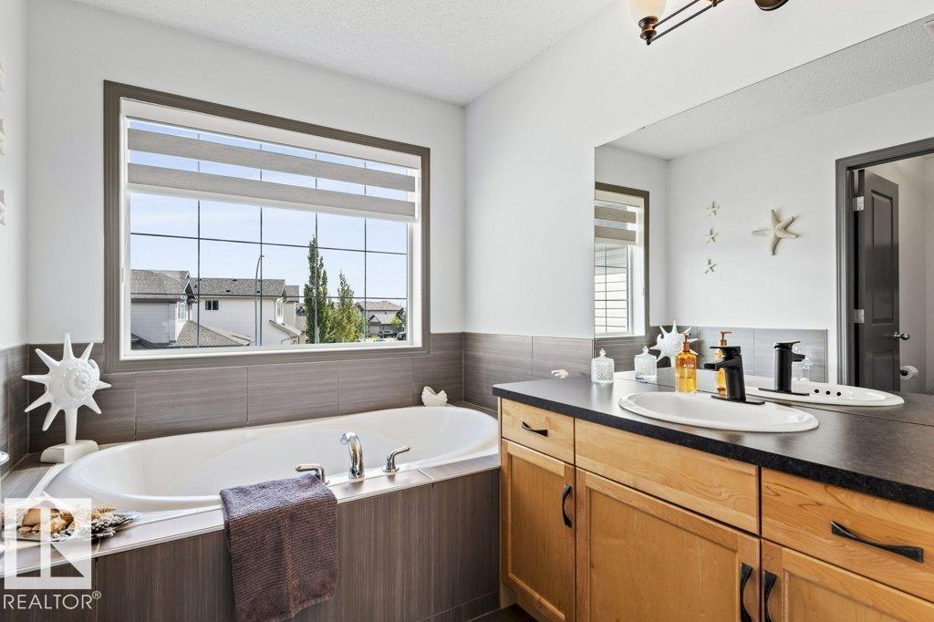 Photo 33 of 16820 57 St Nw, Edmonton AB
