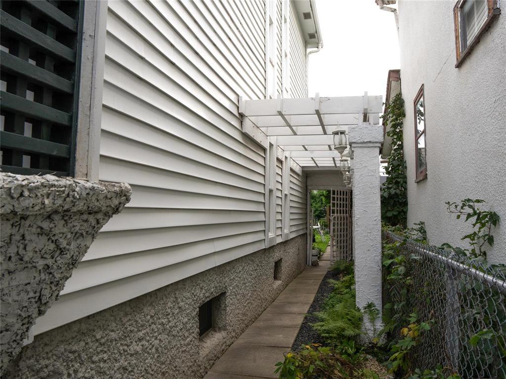 Photo 11 of 432 Stella Avenue, Winnipeg MB