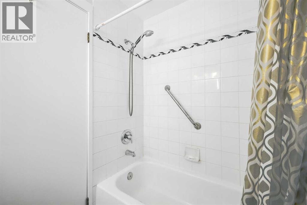 Single Family House for Sale in  Erin Road  SE Erin Woods Calgary 