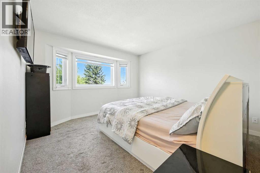 Single Family House for Sale in  Erin Road  SE Erin Woods Calgary 